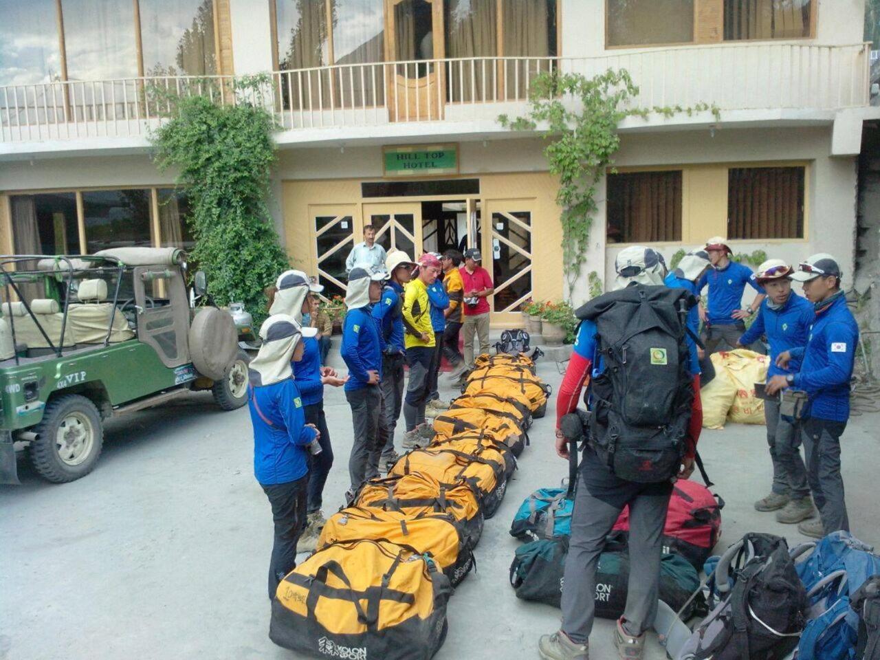 Hilltop Hotel, Hunza Karimabad  Exterior photo
