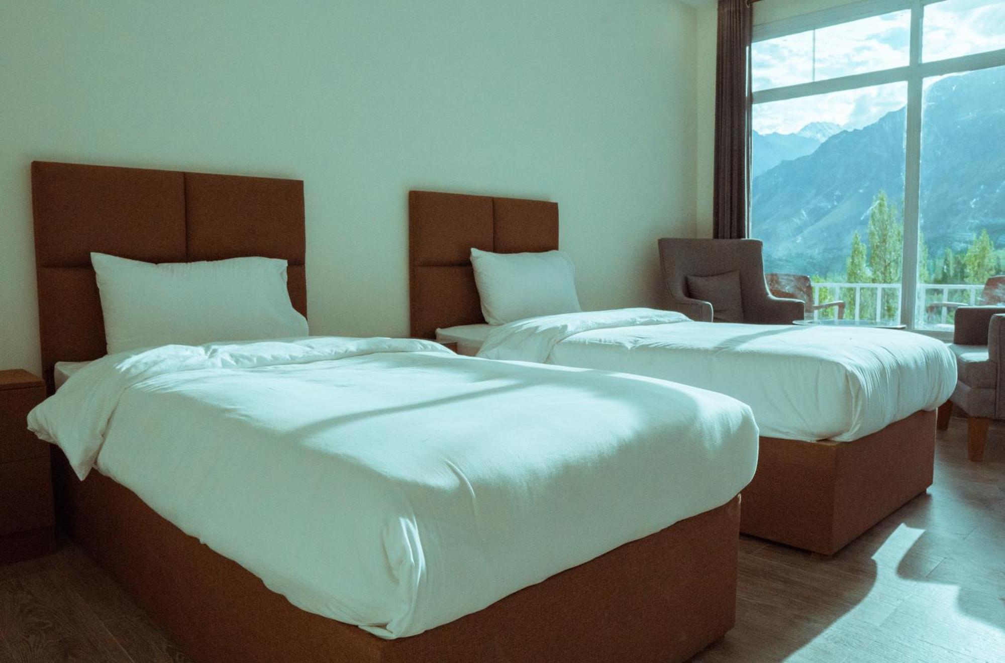 Hilltop Hotel, Hunza Karimabad  Exterior photo