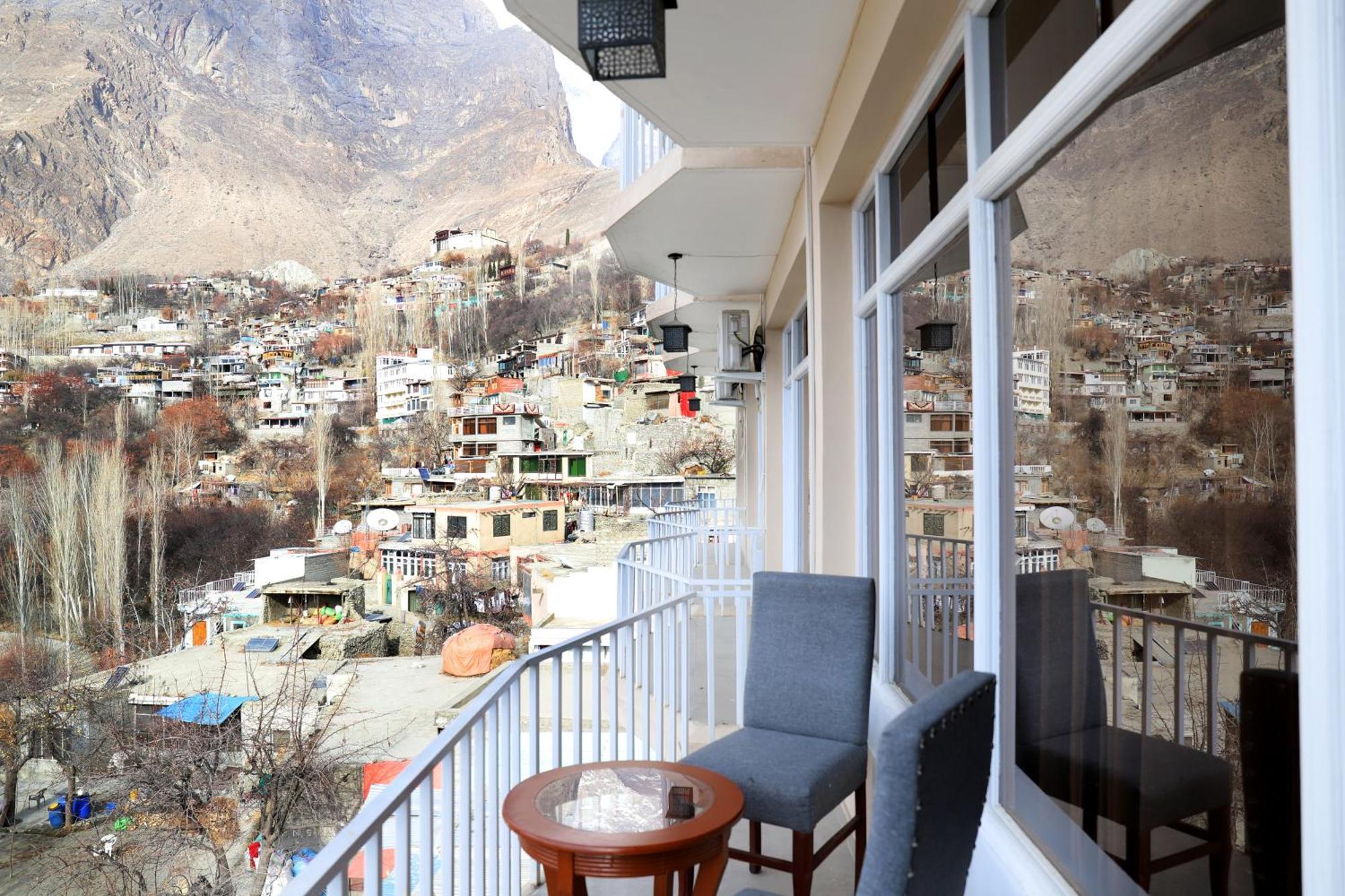 Hilltop Hotel, Hunza Karimabad  Exterior photo